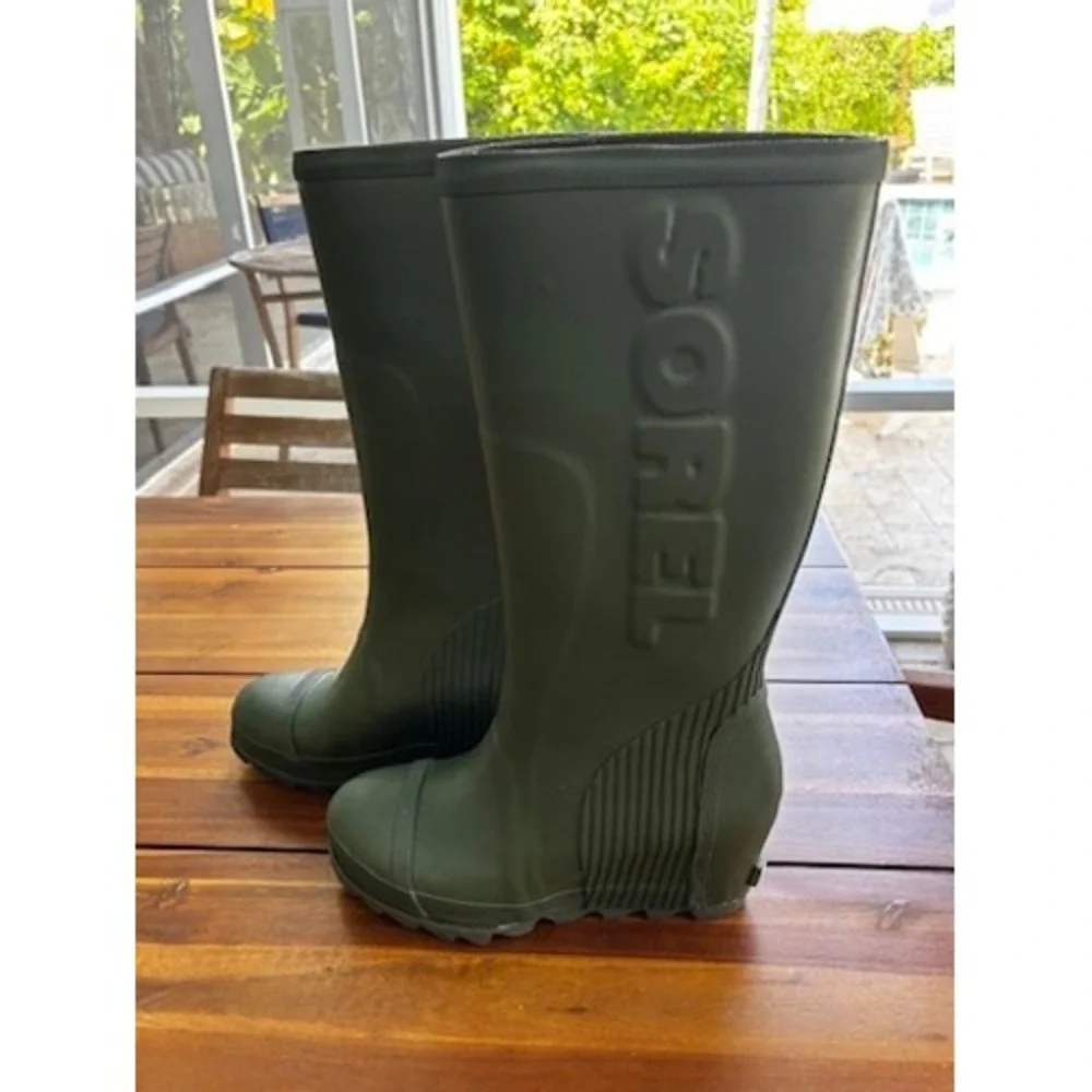 Sorel Joan Rain Wedge Tall Boots Olive Green Rare, Waterproof US 9, Like New